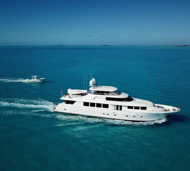 Luxury charter yacht CHASING DAYLIGHT is heading to Mexico — Yacht